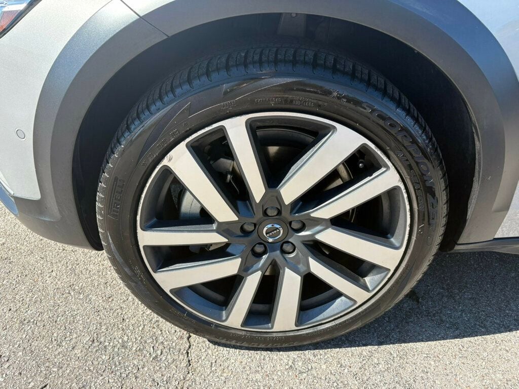 2024 Volvo V90 Cross Country Cross-Country/AWD/B6/Ultimate/HeadsUpDisplay/PanoramicRoof - 22927521 - 10