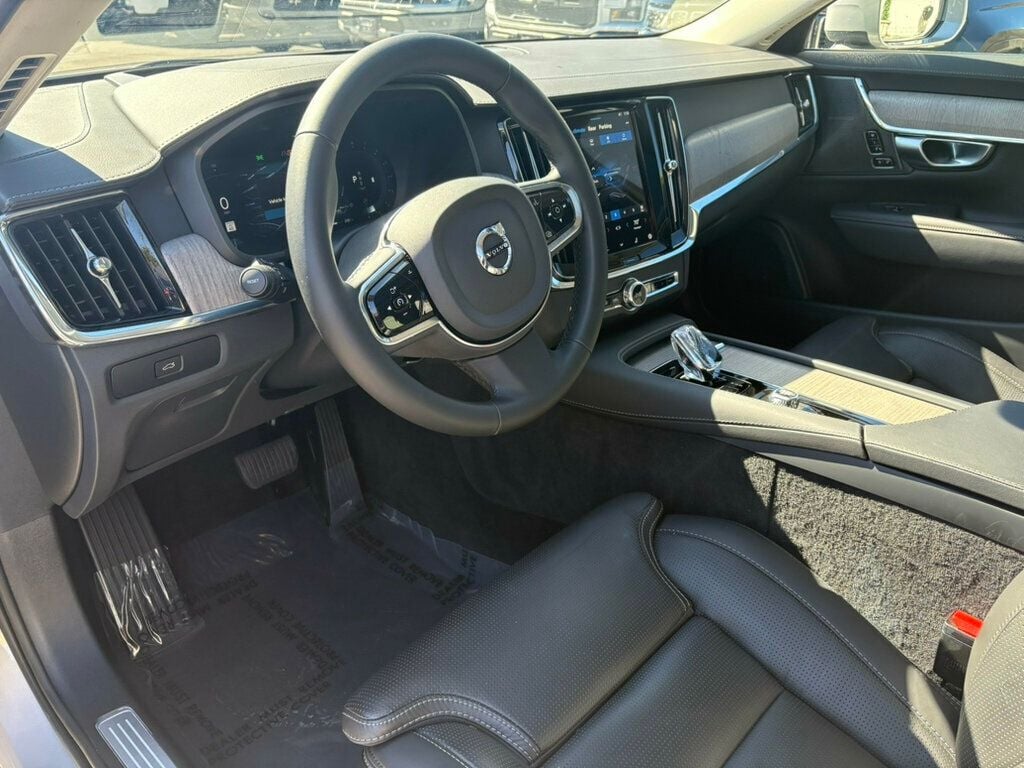 2024 Volvo V90 Cross Country Cross-Country/AWD/B6/Ultimate/HeadsUpDisplay/PanoramicRoof - 22927521 - 11