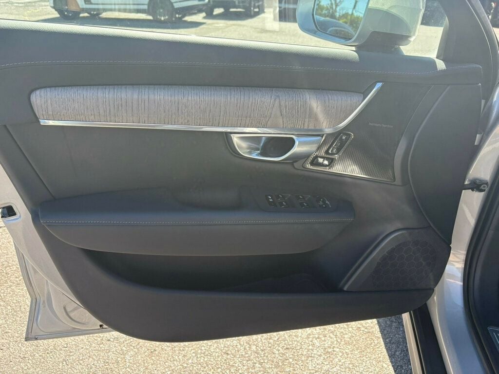 2024 Volvo V90 Cross Country Cross-Country/AWD/B6/Ultimate/HeadsUpDisplay/PanoramicRoof - 22927521 - 15