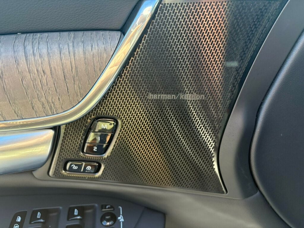 2024 Volvo V90 Cross Country Cross-Country/AWD/B6/Ultimate/HeadsUpDisplay/PanoramicRoof - 22927521 - 16