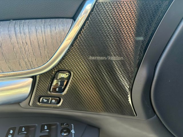 2024 Volvo V90 Cross Country Cross-Country/AWD/B6/Ultimate/HeadsUpDisplay/PanoramicRoof - 22927521 - 16
