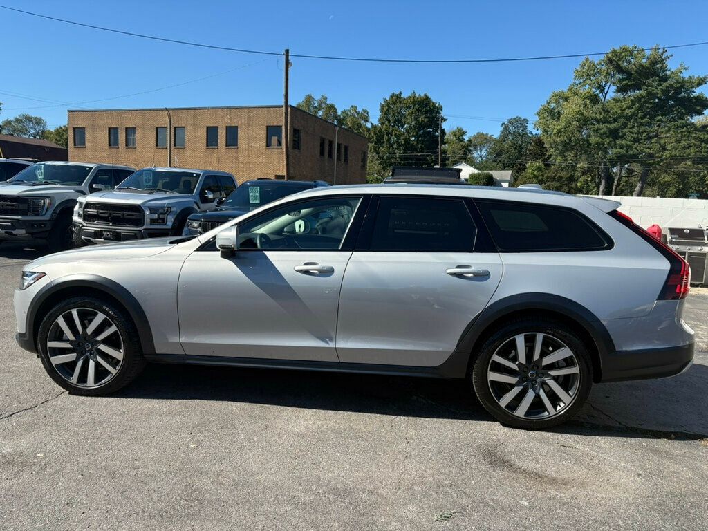 2024 Volvo V90 Cross Country Cross-Country/AWD/B6/Ultimate/HeadsUpDisplay/PanoramicRoof - 22927521 - 1