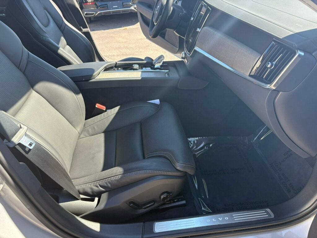 2024 Volvo V90 Cross Country Cross-Country/AWD/B6/Ultimate/HeadsUpDisplay/PanoramicRoof - 22927521 - 28