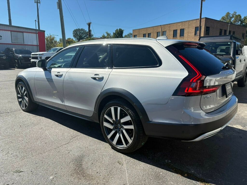 2024 Volvo V90 Cross Country Cross-Country/AWD/B6/Ultimate/HeadsUpDisplay/PanoramicRoof - 22927521 - 2