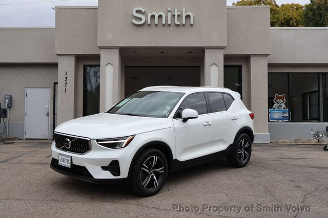 2024 Volvo XC40 B5 AWD Core Bright Theme - 23072673 - 0
