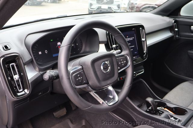 2024 Volvo XC40 B5 AWD Core Bright Theme - 23072673 - 9