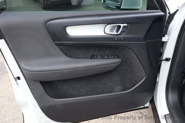 2024 Volvo XC40 B5 AWD Core Bright Theme - 23072673 - 10