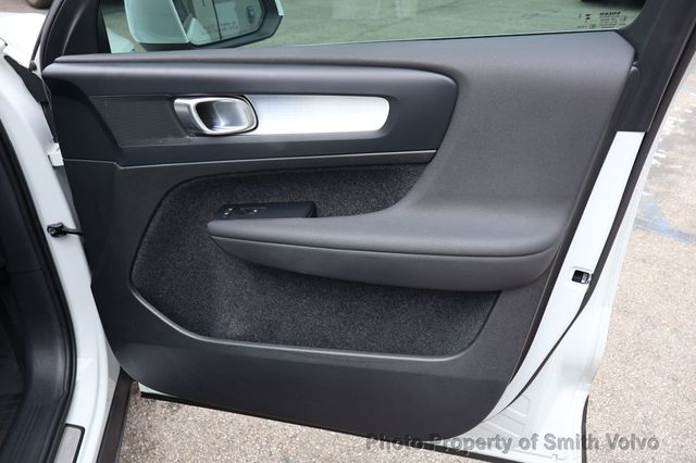 2024 Volvo XC40 B5 AWD Core Bright Theme - 23072673 - 17