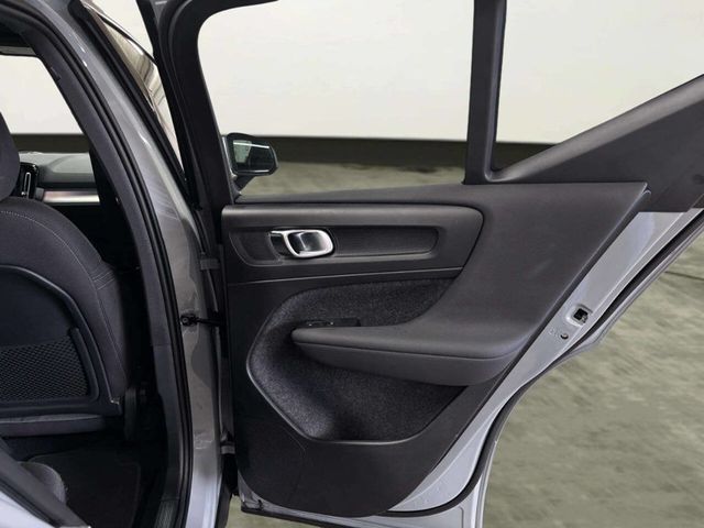 2024 Volvo XC40 B5 AWD Core Dark Theme - 23014702 - 17