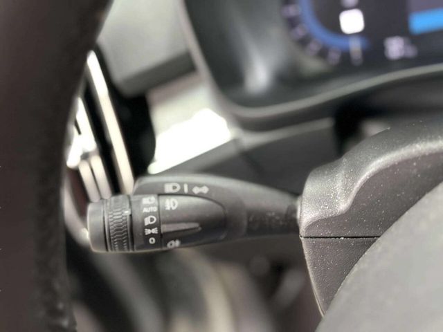 2024 Volvo XC40 B5 AWD Core Dark Theme - 23014702 - 31