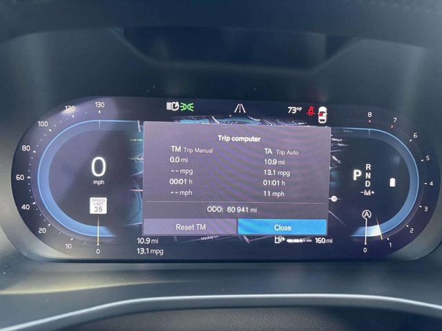 2024 Volvo XC40 B5 AWD Core Dark Theme - 23014702 - 35