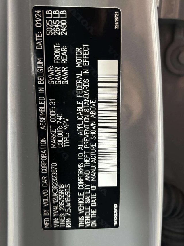 2024 Volvo XC40 B5 AWD Core Dark Theme - 23014702 - 36