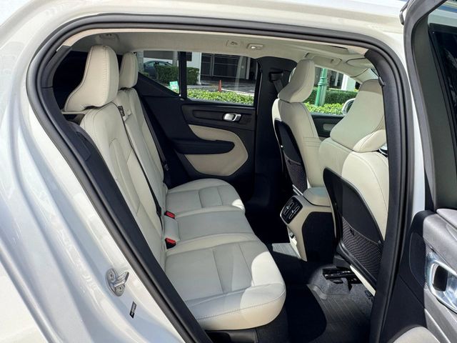 2024 Volvo XC40 B5 AWD Plus Bright Theme - 22929733 - 11