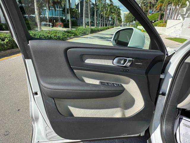 2024 Volvo XC40 B5 AWD Plus Bright Theme - 22929733 - 20