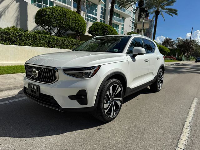 2024 Volvo XC40 B5 AWD Plus Bright Theme - 22929733 - 3