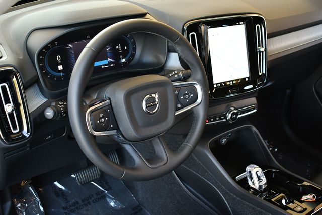 2024 Volvo XC40 B5 AWD Plus Bright Theme 4 Door SUV - 22895330 - 11