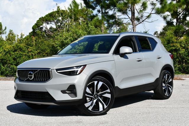 2024 Volvo XC40 B5 AWD Plus Bright Theme 4 Door SUV - 22895330 - 19