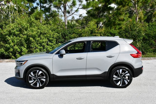 2024 Volvo XC40 B5 AWD Plus Bright Theme 4 Door SUV - 22895330 - 23