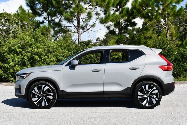 2024 Volvo XC40 B5 AWD Plus Bright Theme 4 Door SUV - 22895330 - 2