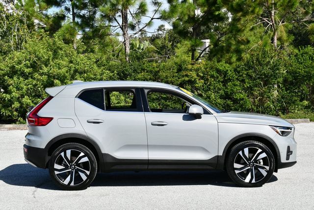 2024 Volvo XC40 B5 AWD Plus Bright Theme 4 Door SUV - 22895330 - 29