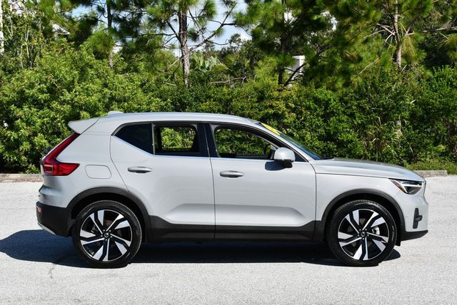 2024 Volvo XC40 B5 AWD Plus Bright Theme 4 Door SUV - 22895330 - 30
