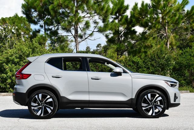 2024 Volvo XC40 B5 AWD Plus Bright Theme 4 Door SUV - 22895330 - 32