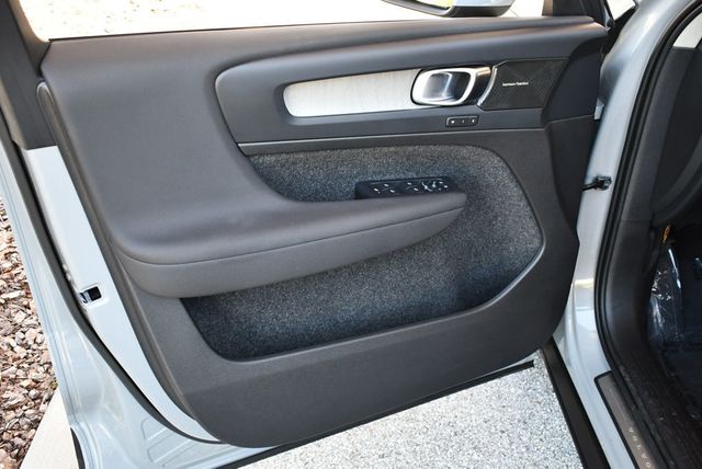 2024 Volvo XC40 B5 AWD Plus Bright Theme 4 Door SUV - 22895330 - 35