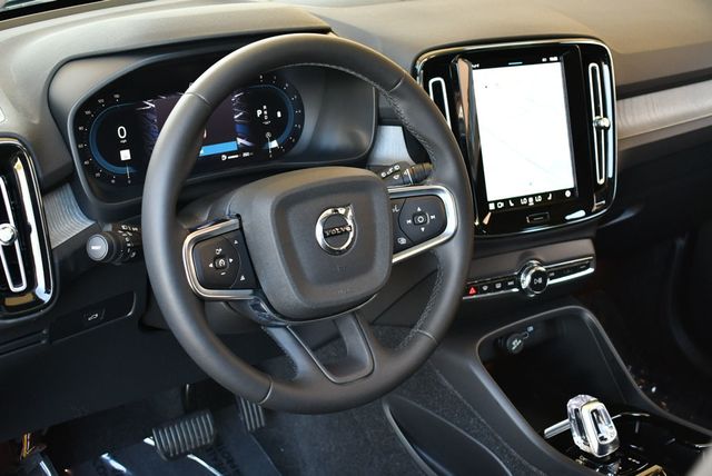 2024 Volvo XC40 B5 AWD Plus Bright Theme 4 Door SUV - 22895330 - 37