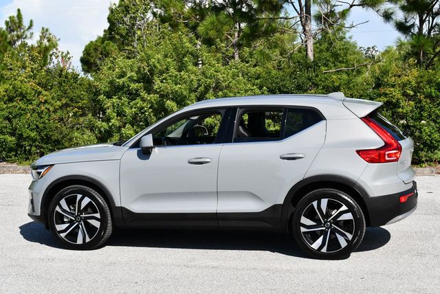 2024 Volvo XC40 B5 AWD Plus Bright Theme 4 Door SUV - 22895330 - 3