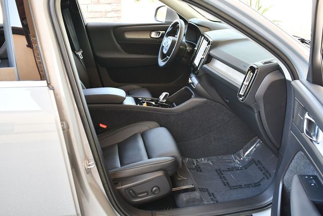 2024 Volvo XC40 B5 AWD Plus Bright Theme 4 Door SUV - 22895330 - 41