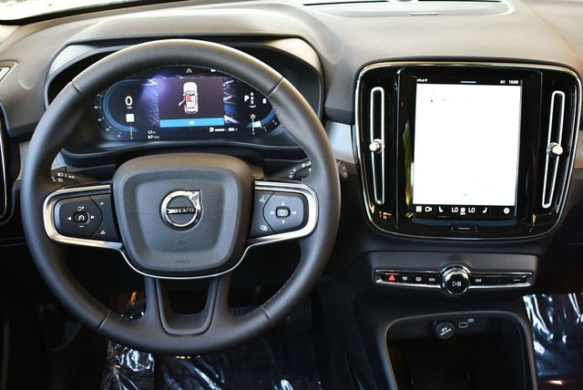 2024 Volvo XC40 B5 AWD Plus Bright Theme 4 Door SUV - 22895330 - 44