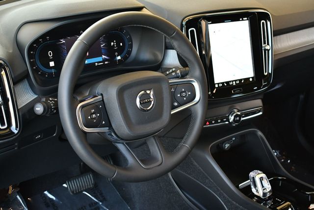 2024 Volvo XC40 B5 AWD Plus Bright Theme 4 Door SUV - 22895330 - 45