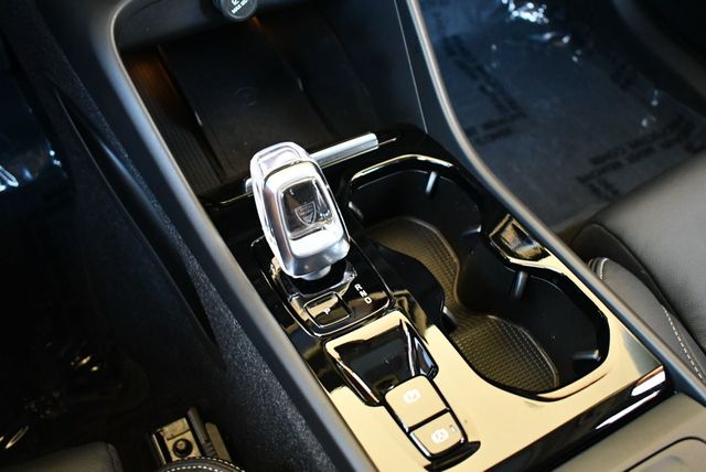 2024 Volvo XC40 B5 AWD Plus Bright Theme 4 Door SUV - 22895330 - 51