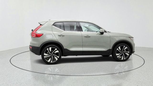 2024 Volvo XC40 B5 AWD Plus Bright Theme w/ 20'' Wheels - 23081916 - 3
