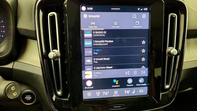 2024 Volvo XC40 B5 AWD Plus Bright Theme w/ harman/kardon Audio & Climate Pkg - 23033357 - 18