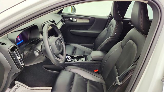 2024 Volvo XC40 B5 AWD Plus Bright Theme w/ harman/kardon Audio & Climate Pkg - 23033357 - 19