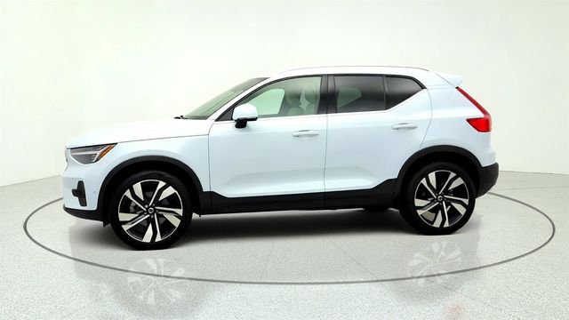 2024 Volvo XC40 B5 AWD Plus Bright Theme w/ HK Audio, Pixel Lights & 20'' Wheels - 23044930 - 7
