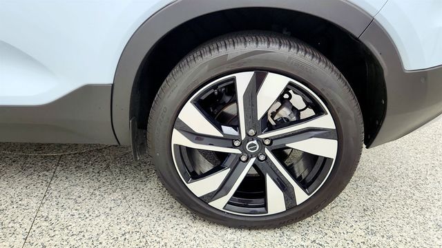 2024 Volvo XC40 B5 AWD Plus Bright Theme w/ HK Audio, Pixel Lights & 20'' Wheels - 23044930 - 8