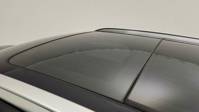 2024 Volvo XC40 B5 AWD Plus Bright Theme with Climate Package - 22971379 - 9