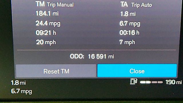 2024 Volvo XC40 B5 AWD Plus Bright Theme with Climate Package - 22971379 - 15