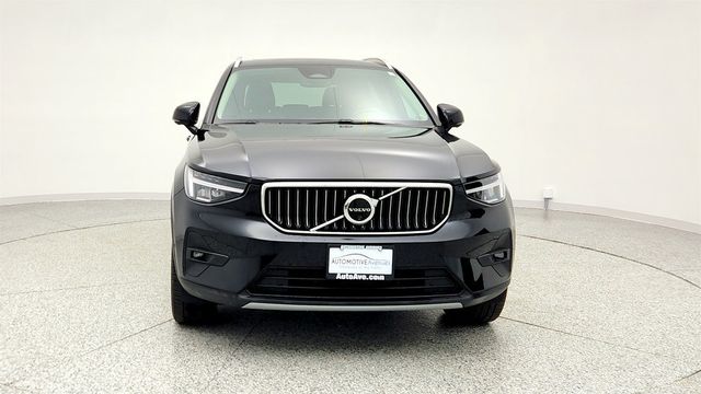 2024 Volvo XC40 B5 AWD Plus Bright Theme with Climate Package - 22971379 - 1