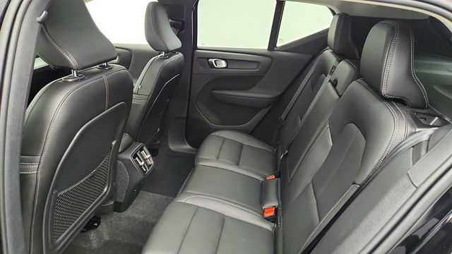 2024 Volvo XC40 B5 AWD Plus Bright Theme with Climate Package - 22971379 - 20
