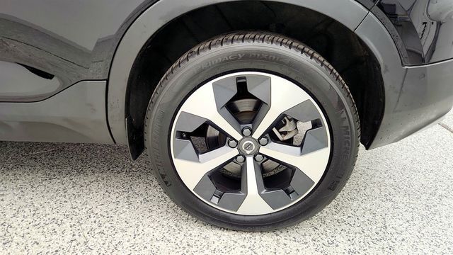 2024 Volvo XC40 B5 AWD Plus Bright Theme with Climate Package - 22971379 - 8