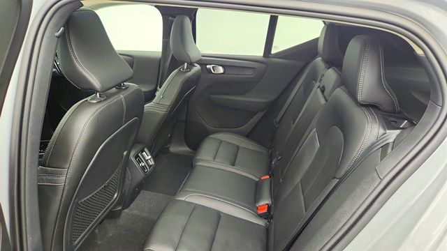 2024 Volvo XC40 B5 AWD Plus Dark Theme w/ 20'' Wheels & All Heated Seats - 22998986 - 20