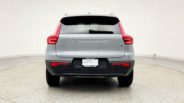 2024 Volvo XC40 B5 AWD Plus Dark Theme w/ 20'' Wheels & All Heated Seats - 22998986 - 5