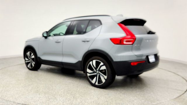 2024 Volvo XC40 B5 AWD Plus Dark Theme w/ 20'' Wheels & All Heated Seats - 22998986 - 6