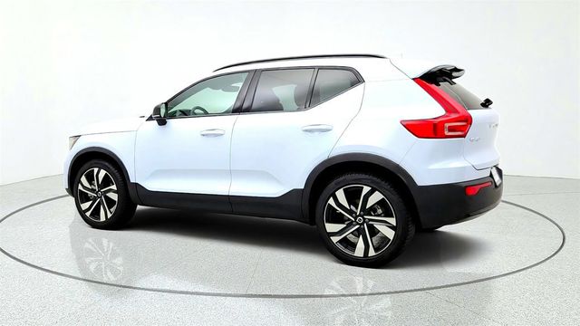 2024 Volvo XC40 B5 AWD Plus Dark Theme w/ 20'' Wheels & Climate Pkg - 23079641 - 6