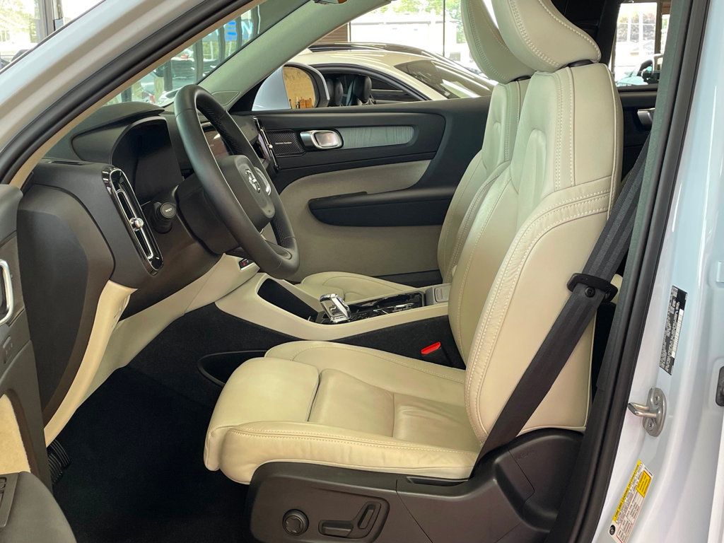 2024 Volvo XC40 AWD Ultimate photo 15
