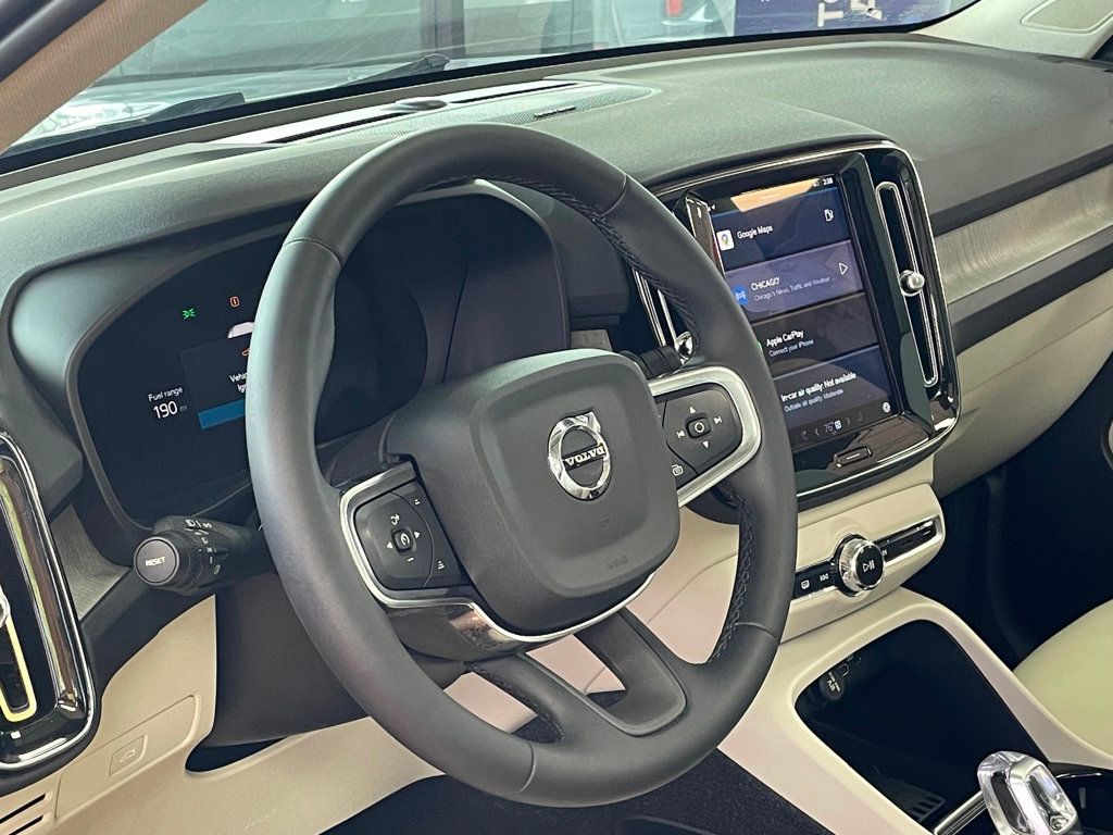 2024 Volvo XC40 AWD Ultimate photo 17