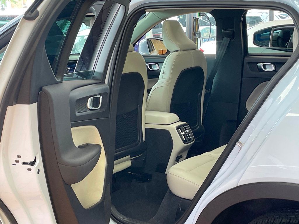 2024 Volvo XC40 AWD Ultimate photo 22